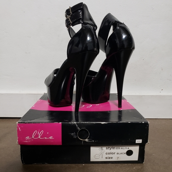 Black | ELLIE | Aliya 609 Platform Heels - Picture 4 of 4